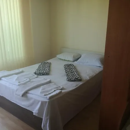 елка * Burgas Stad
