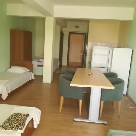 елка Apartamento *