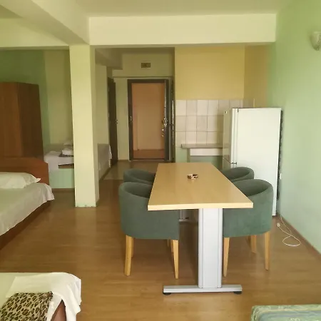 елка * بورغاس