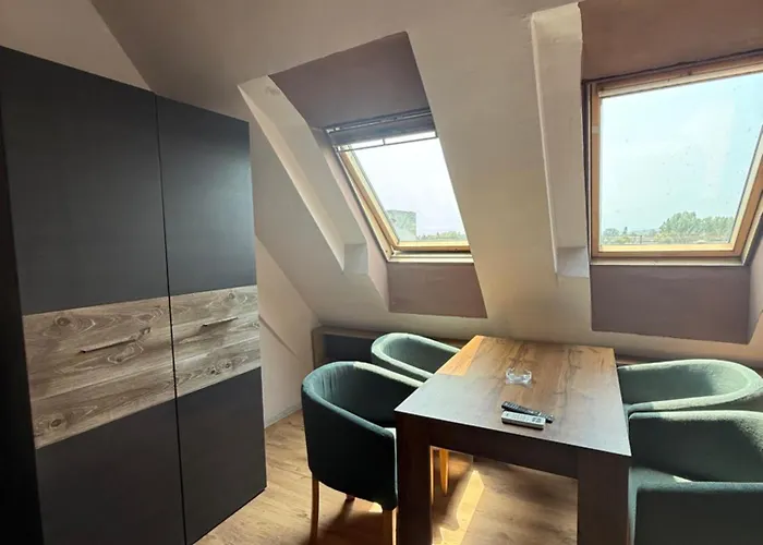 елка Apartman Burgasz