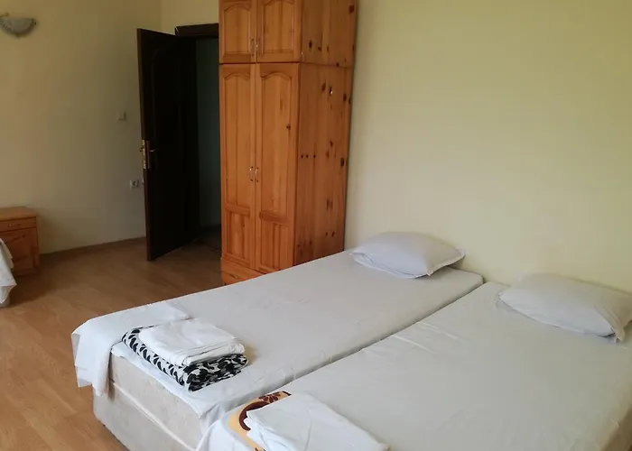 елка Apartman Burgasz