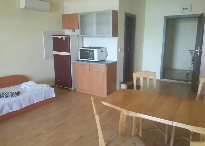 елка Apartman Burgasz